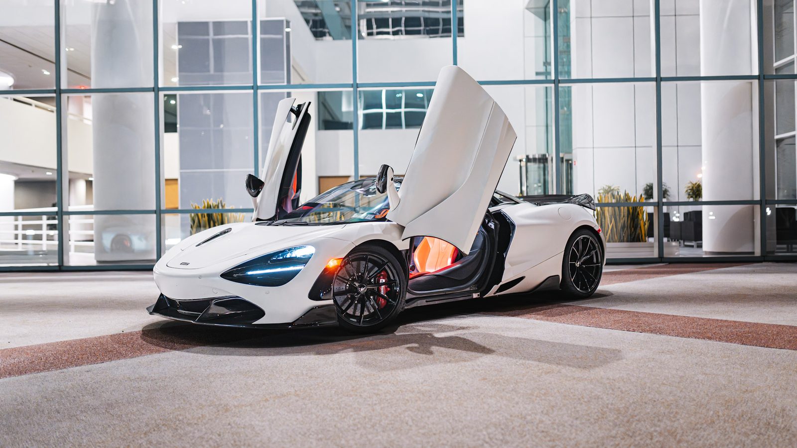 McLaren 720S (in white)